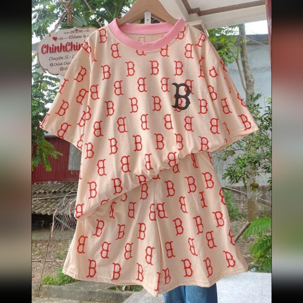 Cream T-shirt And Short Set with Red Logo Boston Red Pattern - Picture 1 of 10
